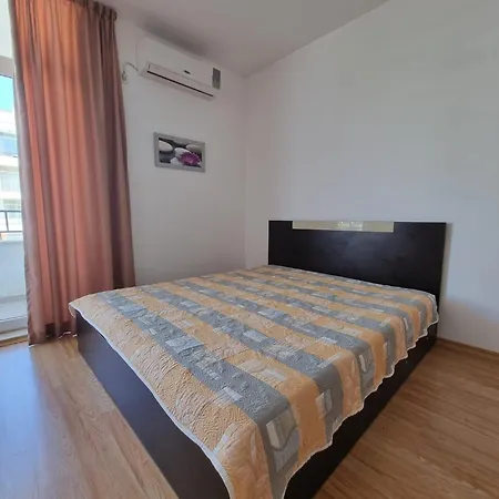 Grand Kamelia Sunny Apartment